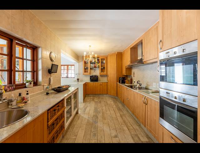 7 BEDROOM HOUSE FOR SALE IN BRYANSTON